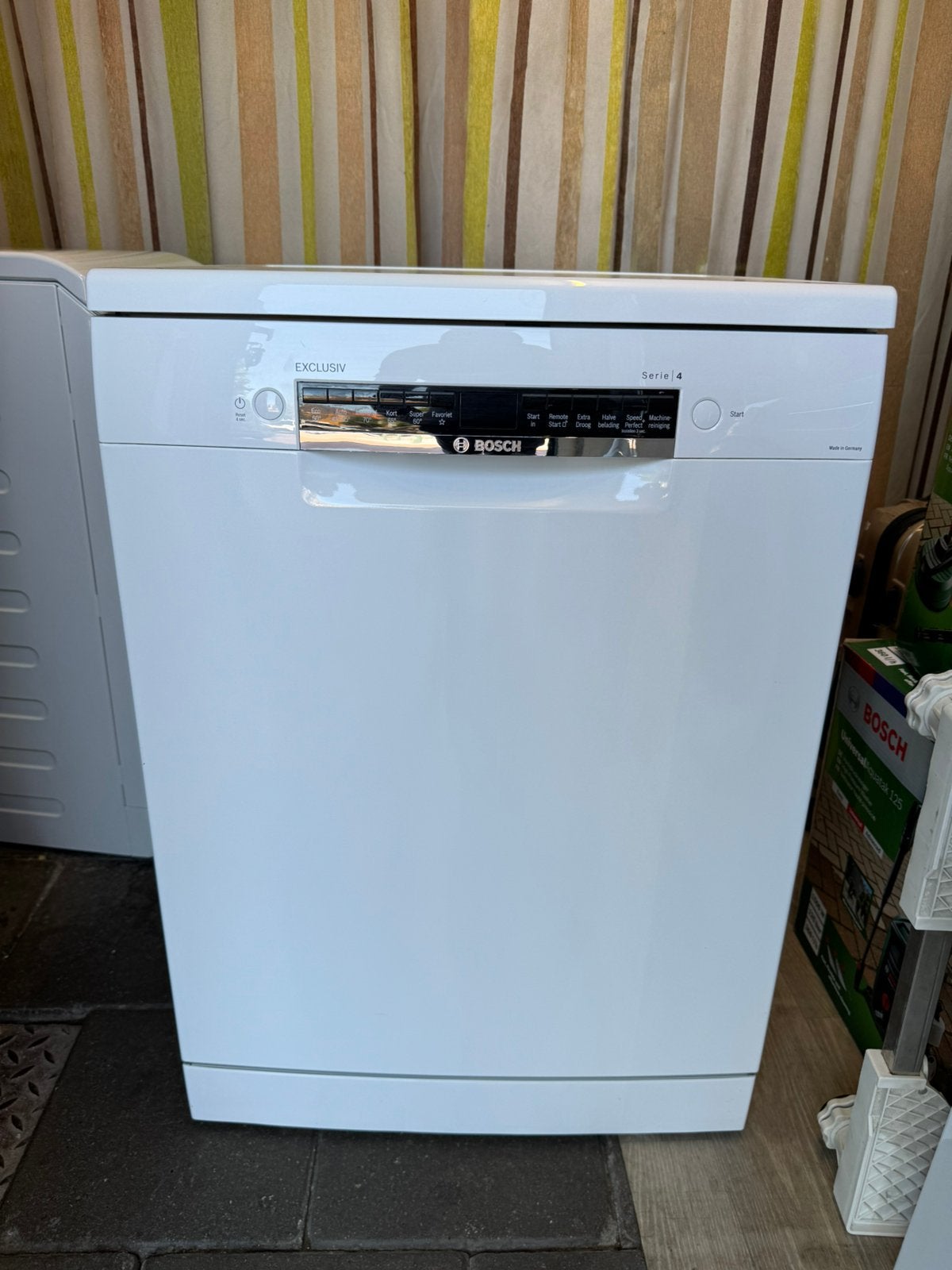 Nette Vaatwasmachine | Bosch | Goede Staat | Werkt Super, Ophalen, Wit, 50 tot 100 cm, Zo goed als nieuw