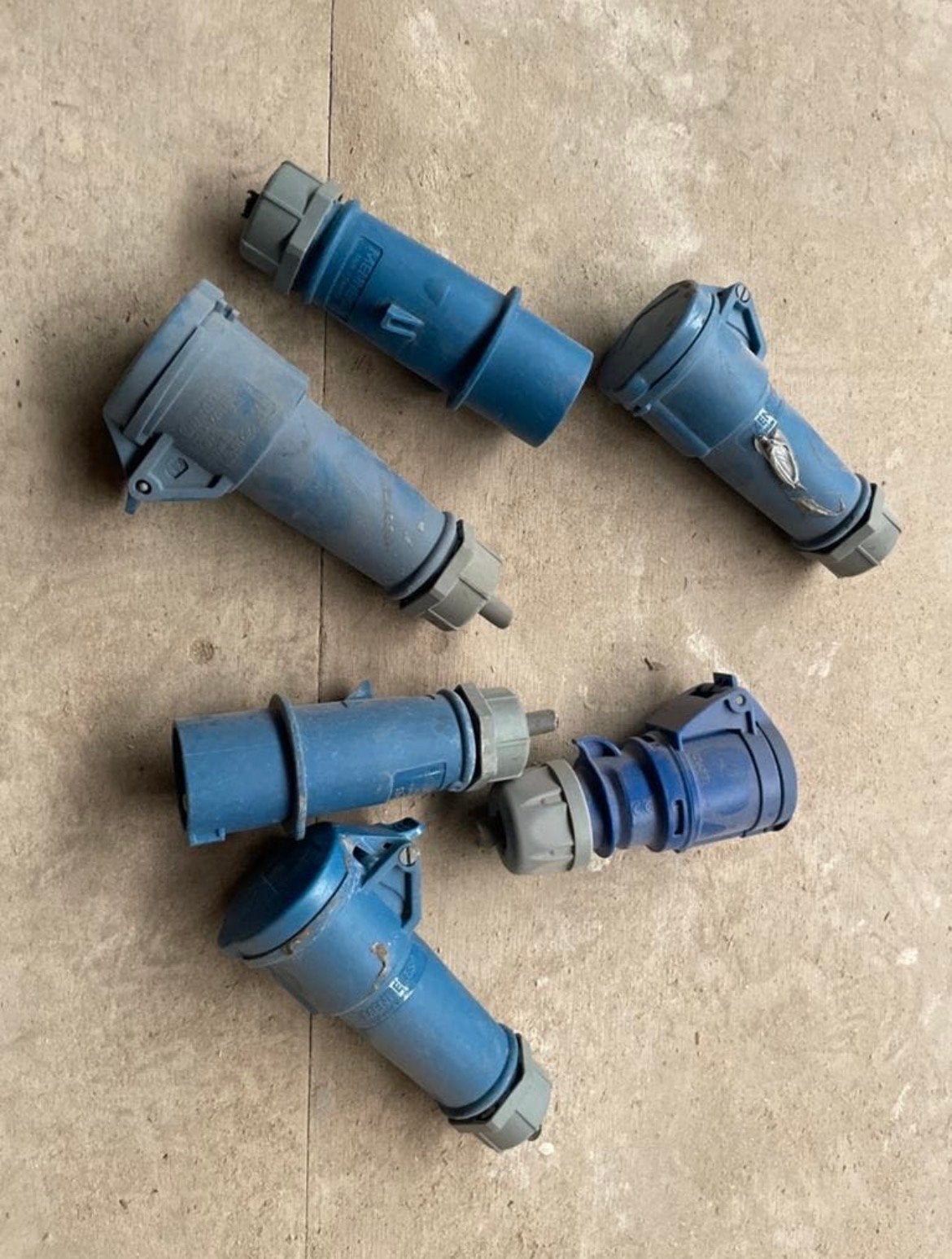Mennekes 3-polige stekkers 16A 200-250V, Ophalen of Verzenden, Gebruikt, Overige merken, Stekker