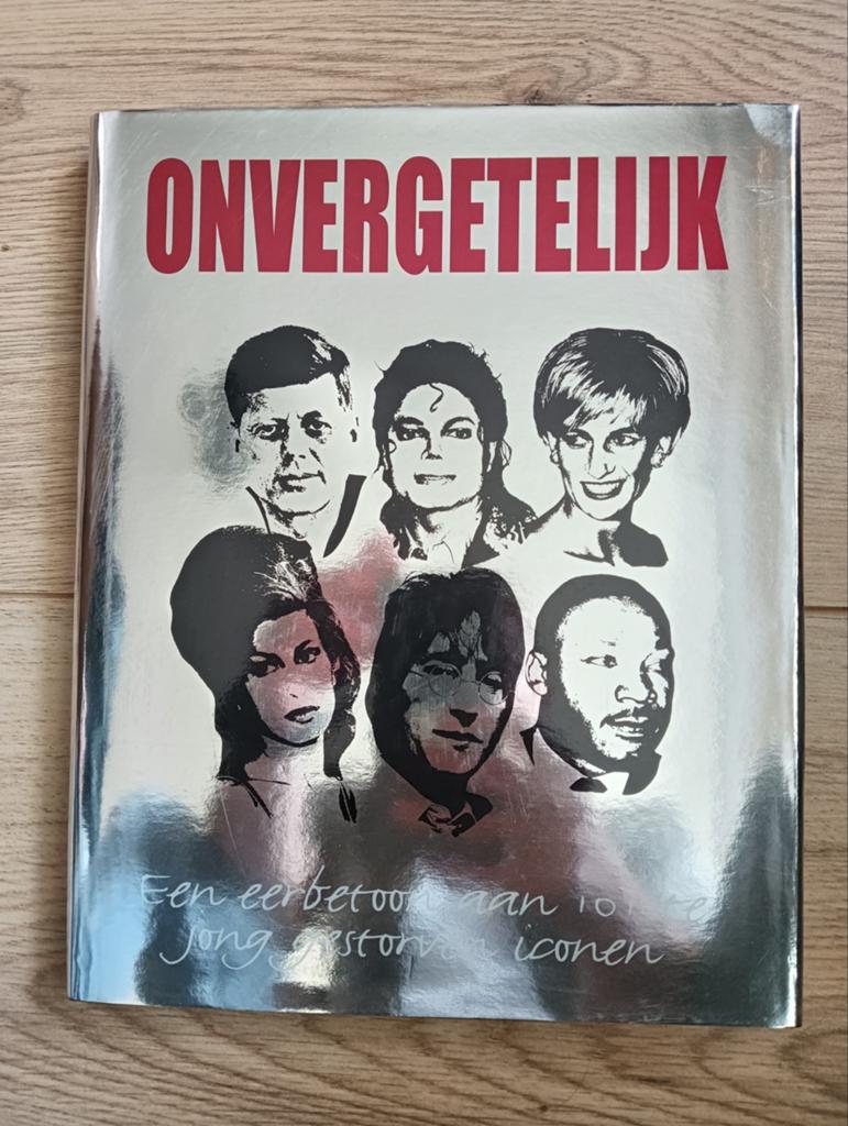 ONVERGETELIJK - Tim Hill - Mag weg voor €5,-, Ophalen of Verzenden, Gelezen