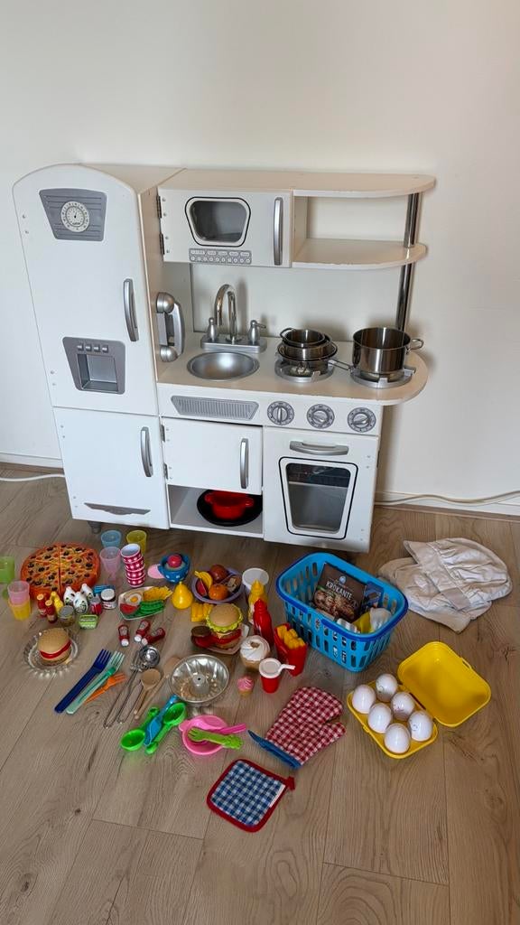 Grote speelkeuken met veel accessoires, Kinderen en Baby's, Speelgoed | Speelkeukens, Ophalen, Zo goed als nieuw