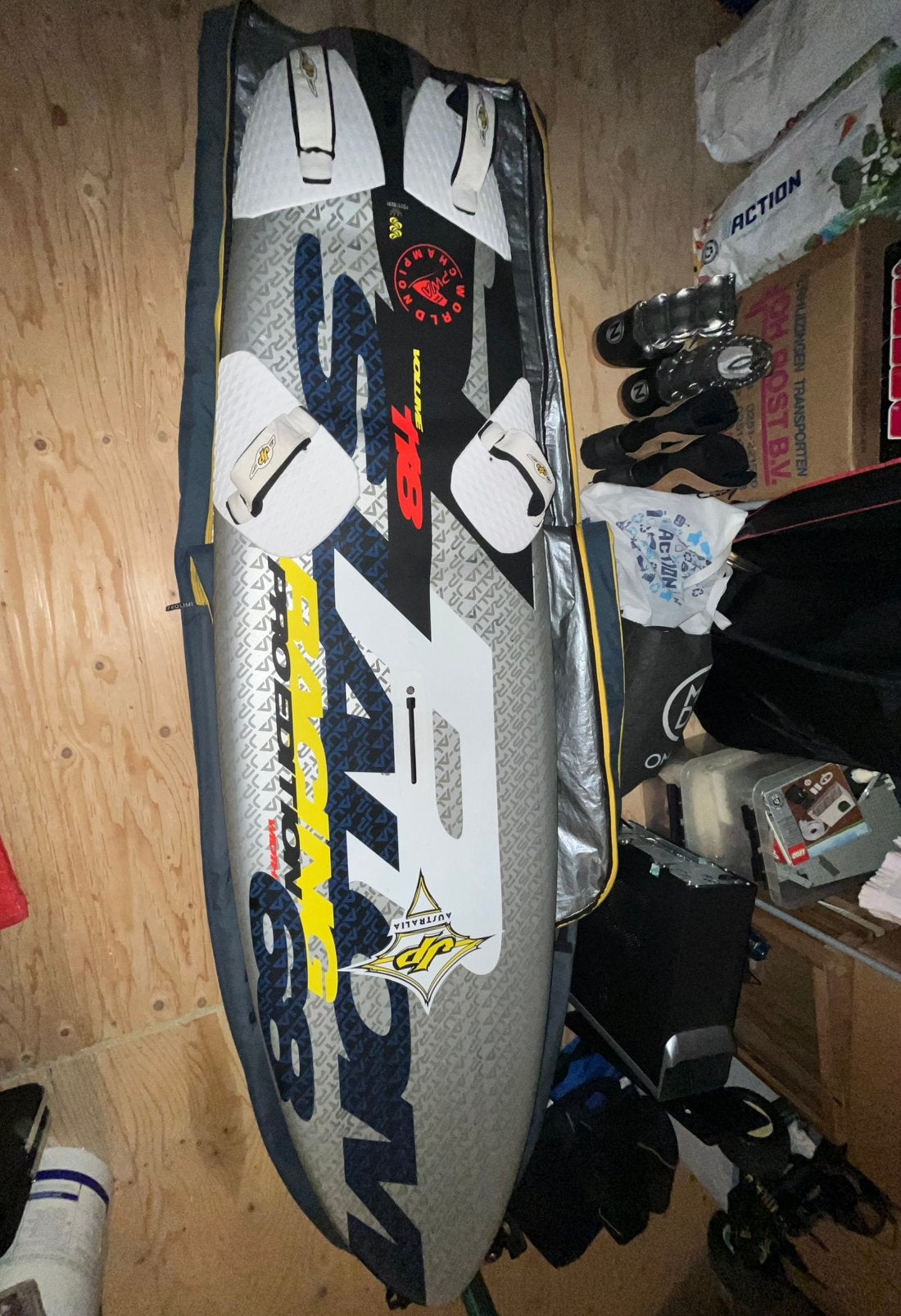 JP Australia Slalom VIII 68 PRO | 118L board, Watersport en Boten, Windsurfen, Ophalen, Met voetbanden, Gebruikt, Minder dan 250 cm