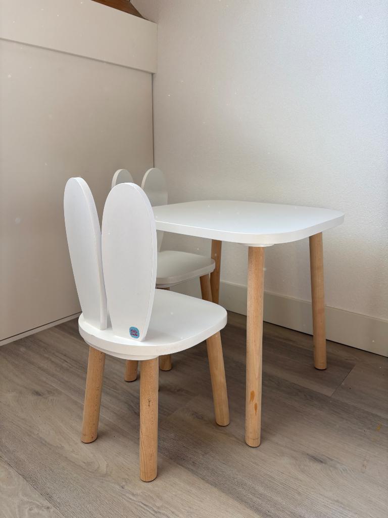 Kinder tafel en 2 stoelen petit amelie, Ophalen, Gebruikt, Tafel(s) en Stoel(en)