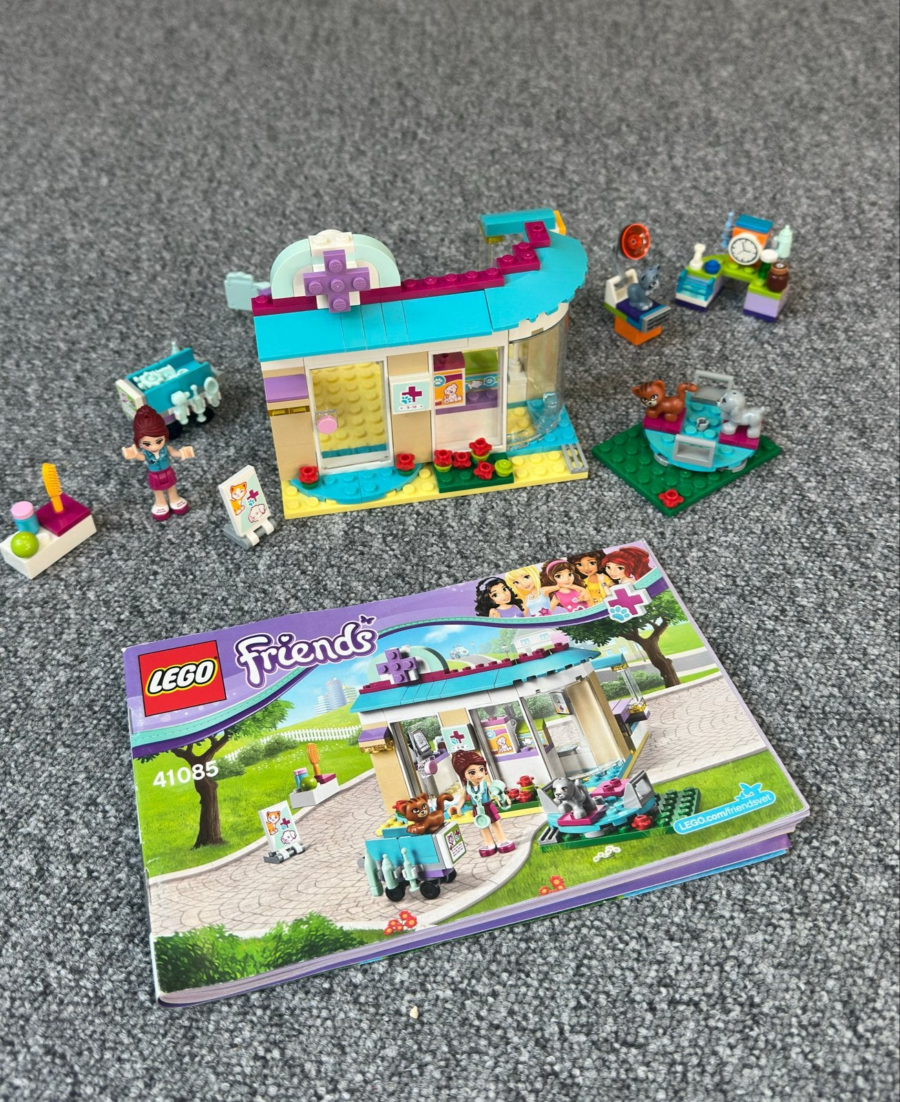 LEGO Friends Dierenkliniek van Heartlake City (41085)