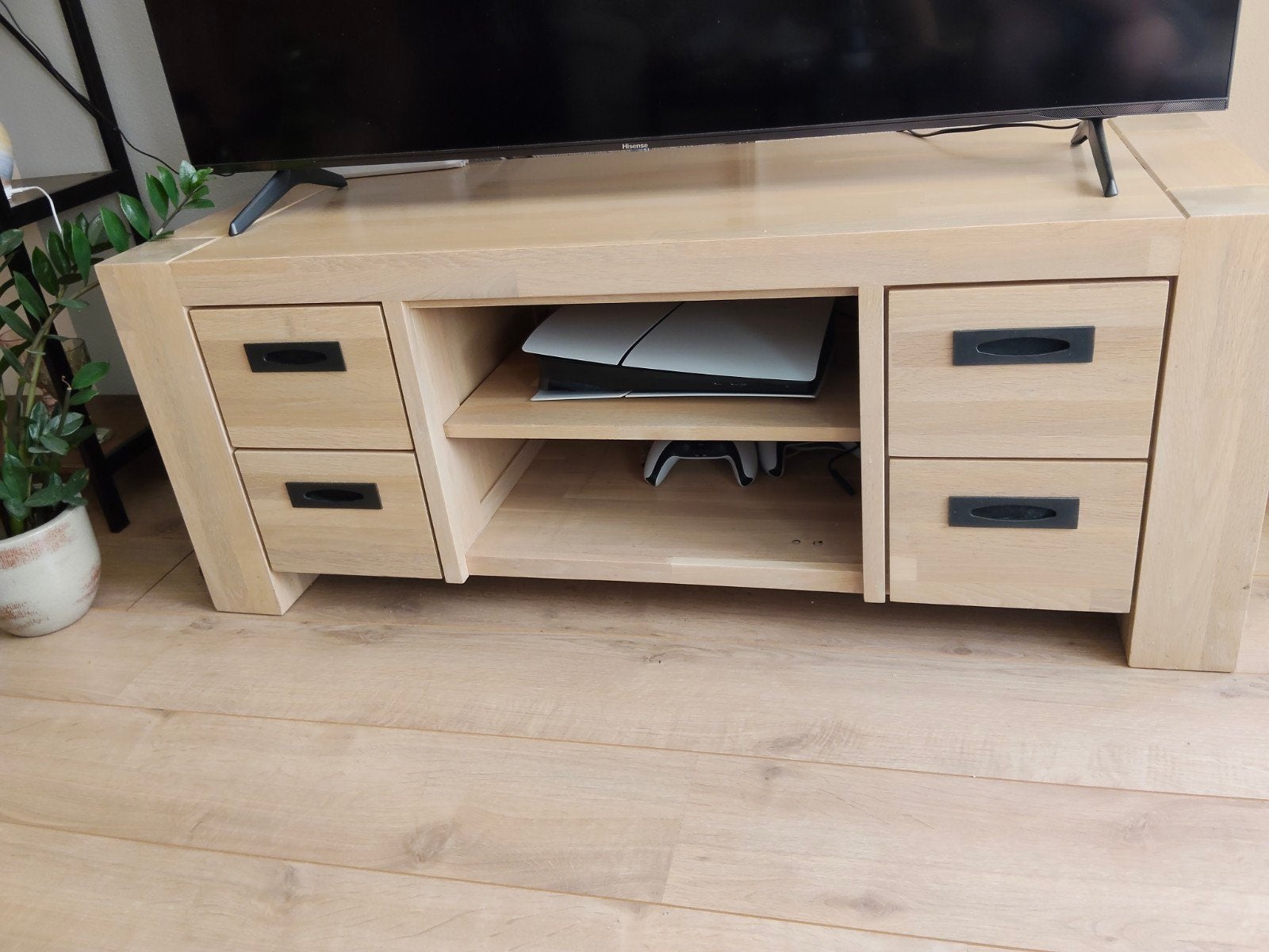 Houten TV-meubel met lades en open vakken, Gebruikt, 100 tot 150 cm, Ophalen of Verzenden, Minder dan 100 cm