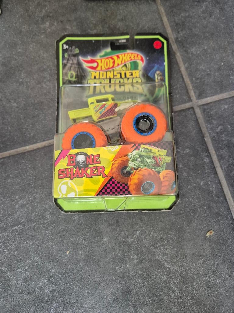 hot wheels monster truck glow in the dark bone shaker, Ophalen of Verzenden, Nieuw, Auto