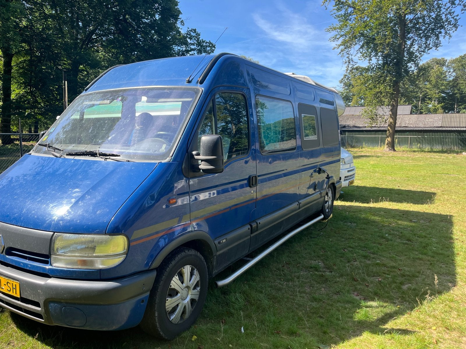 Renault Master 2.2DCI Buscamper met nieuwe APK L3H2 (2001), Caravans en Kamperen, Campers, Dakluik, Tot en met 2, Particulier