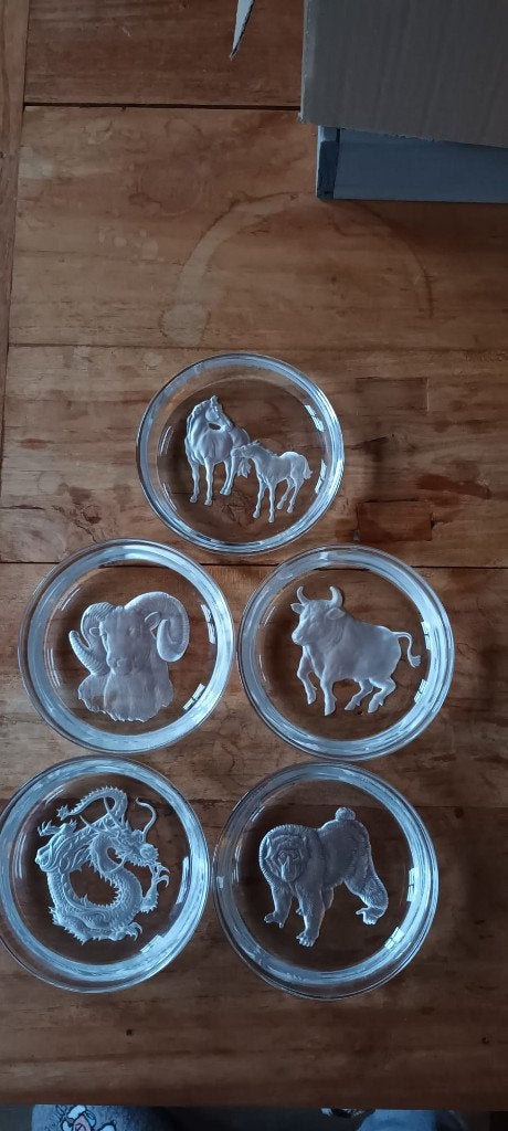 < Gegraveerde Schaaltjes 5 Stuks Dieren & Draak >, Ophalen of Verzenden