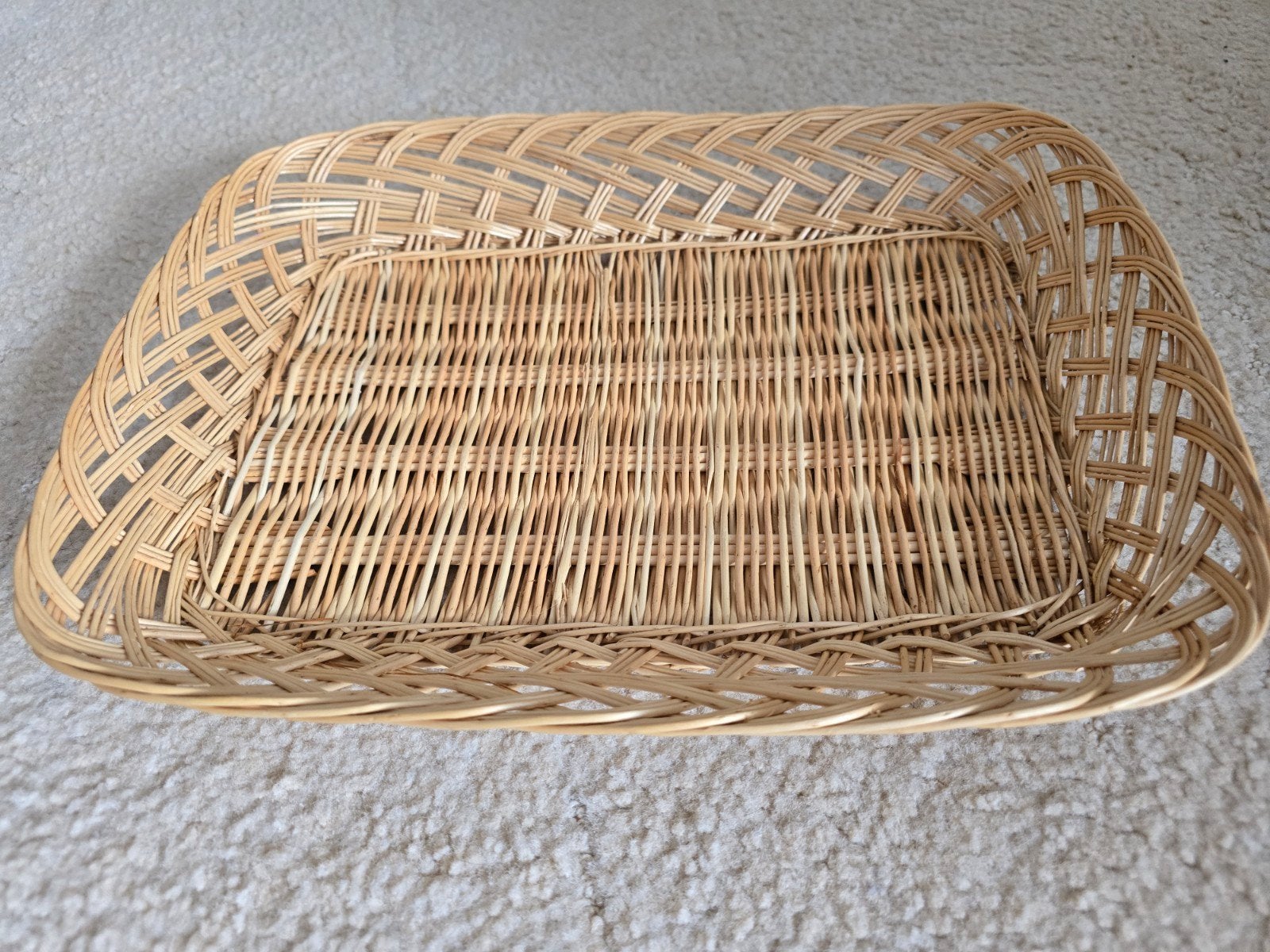 Leuke grote brood- of serveermand te koop, Huis en Inrichting, Woonaccessoires | Schalen en Manden, Ophalen of Verzenden, Zo goed als nieuw