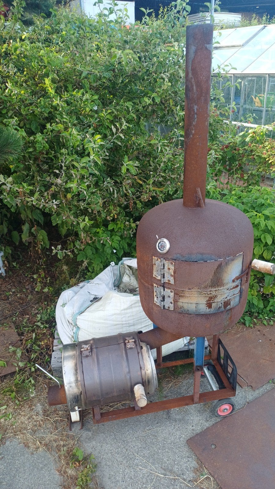 Zelfgemaakte rookoven barbecue, Ophalen, Gebruikt, Houtskool, Vrijstaand