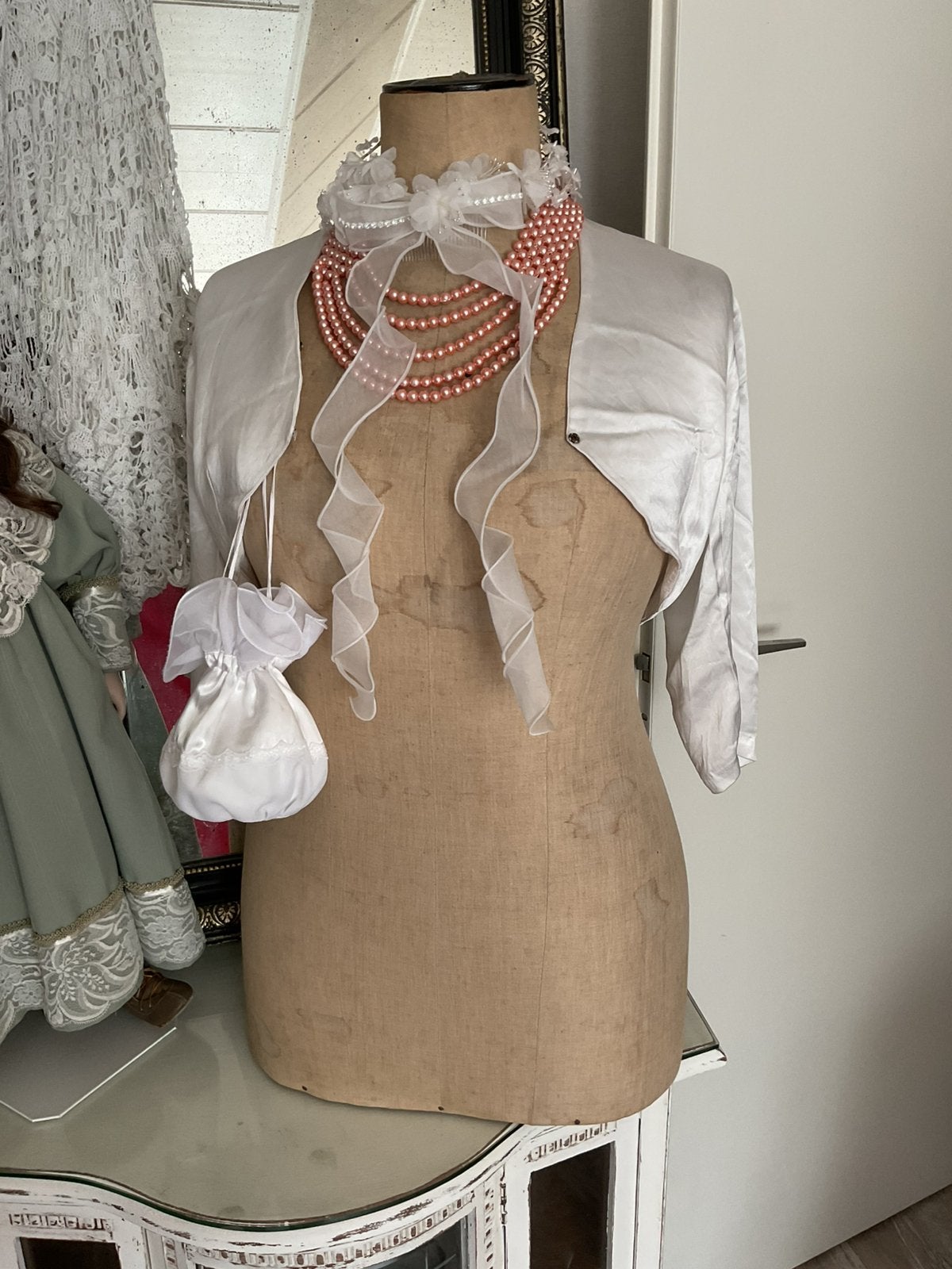 Brocante paspop buste, Ophalen