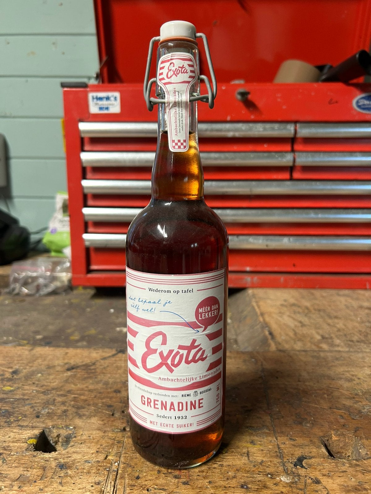 Fles exota grenadine vol met dop, Verzamelen, Ophalen, Zo goed als nieuw, Verpakking