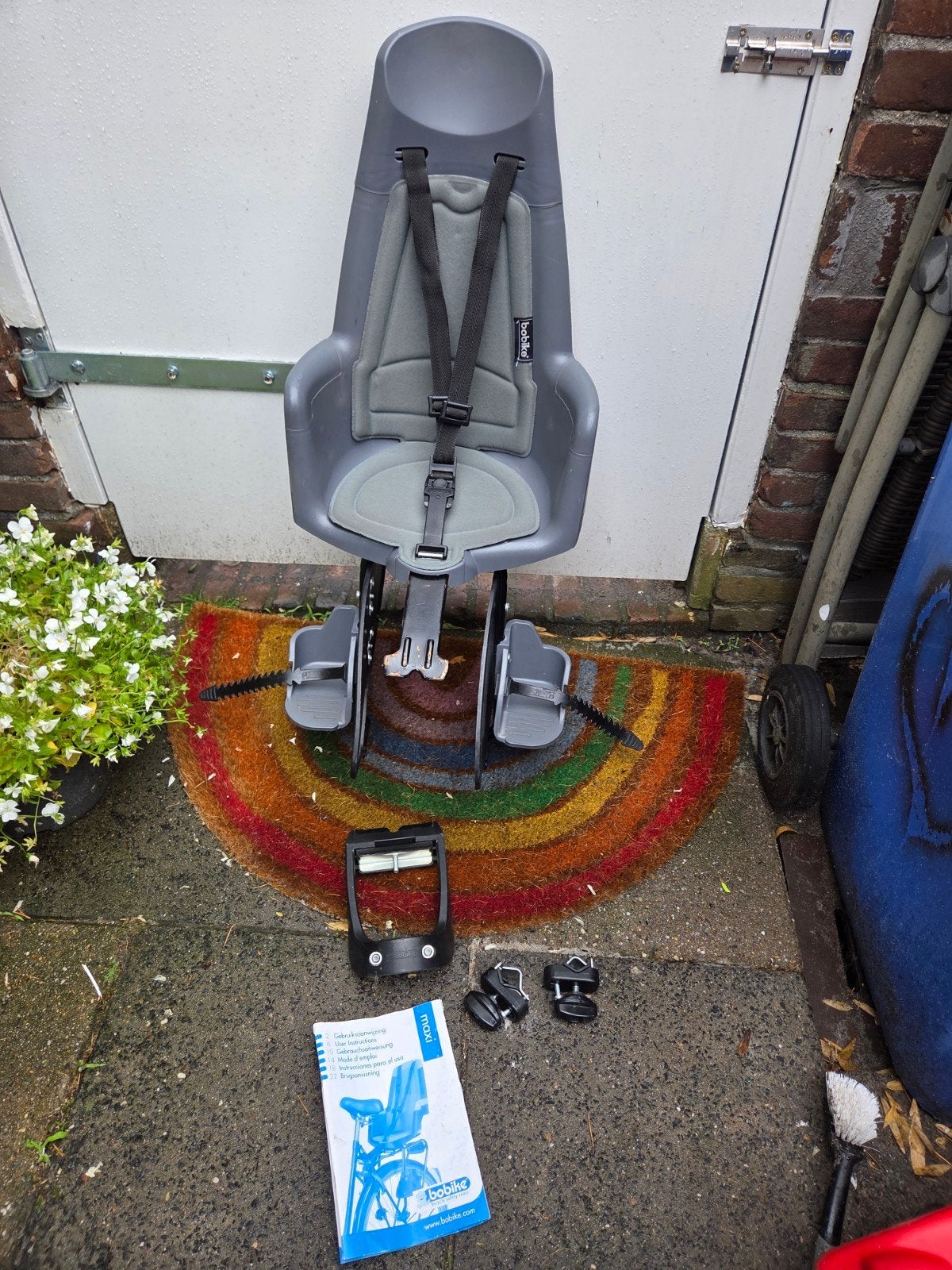 Nette Bobike Maxi achterzitje met bevestiging en bescherming, Fietsen en Brommers, Fietsaccessoires | Fietsstoeltjes, Ophalen