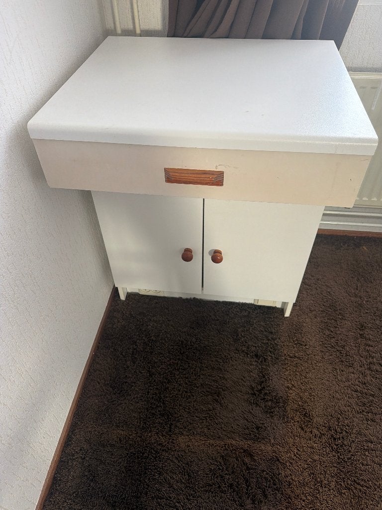Versatile Study Desk / Dressing Table + Chair for Sale, Ophalen of Verzenden, Zo goed als nieuw, Bureau-kast combinatie