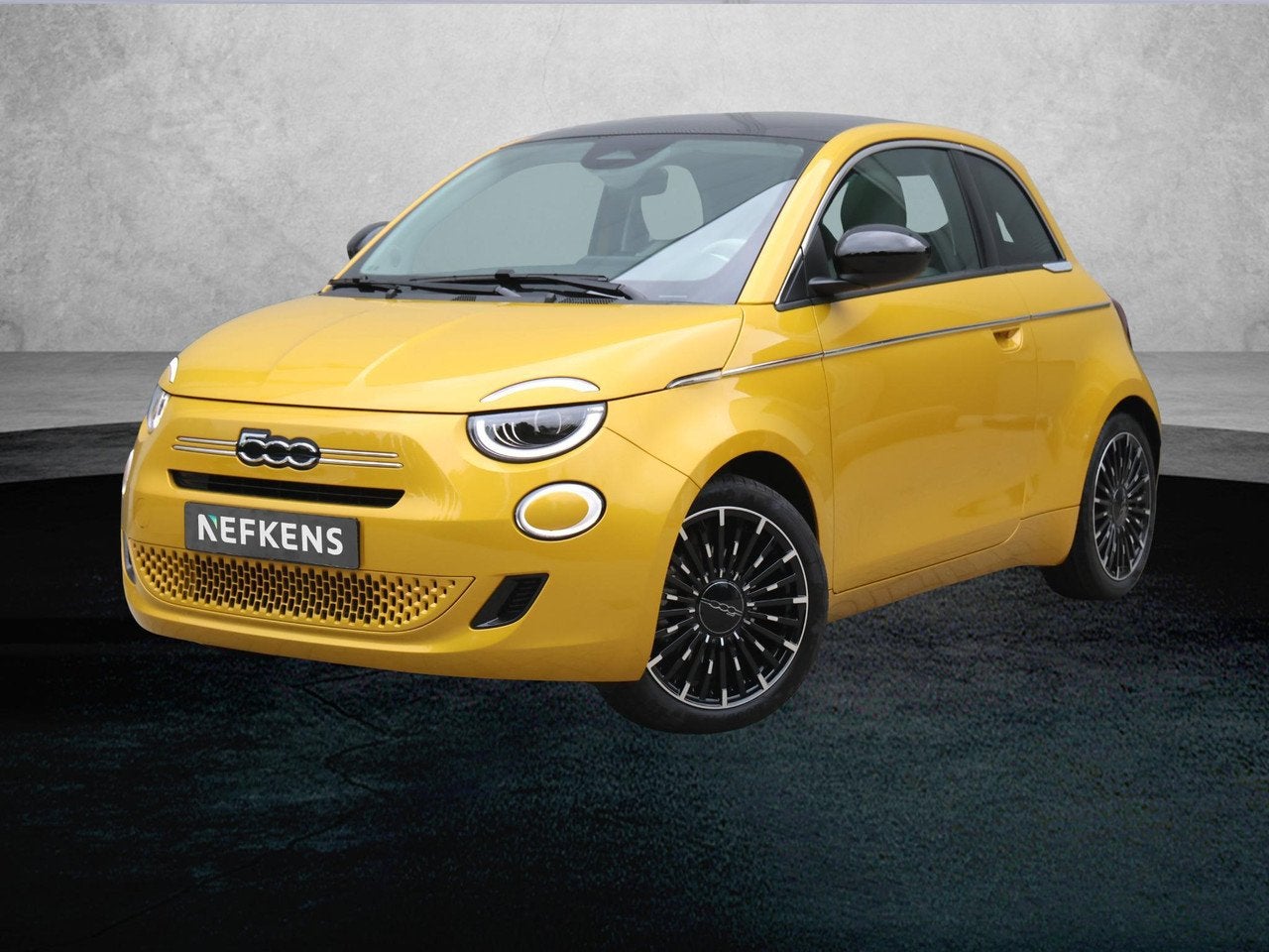 Fiat 500 1.0 Hybrid La Prima | Panoramadak | Camera | Apple, Auto's, 65 pk, Gebruikt, 4 stoelen, Bedrijf