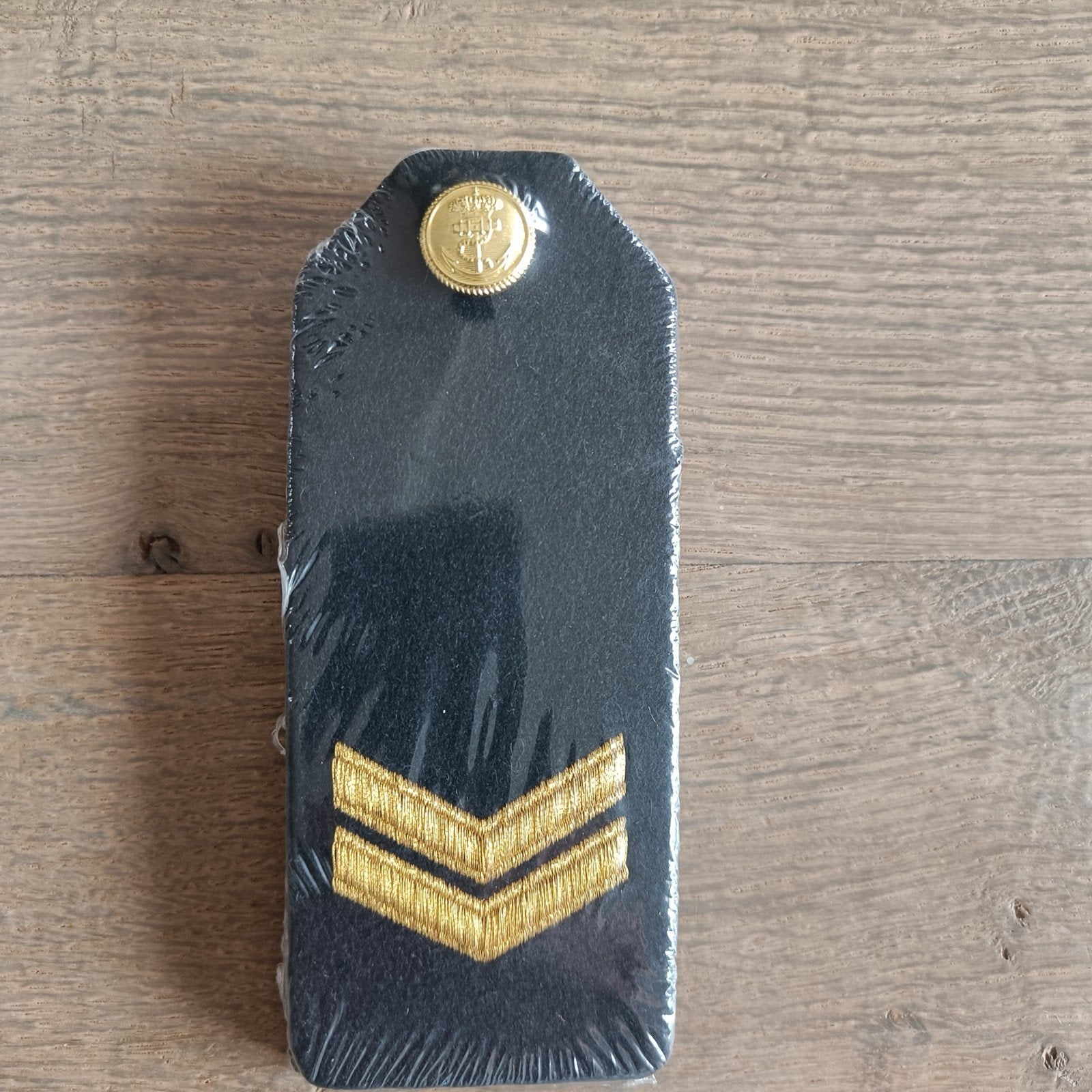 Epauletten met knoop - rang Korporaal., Verzenden, Marine, Nederland, Embleem of Badge