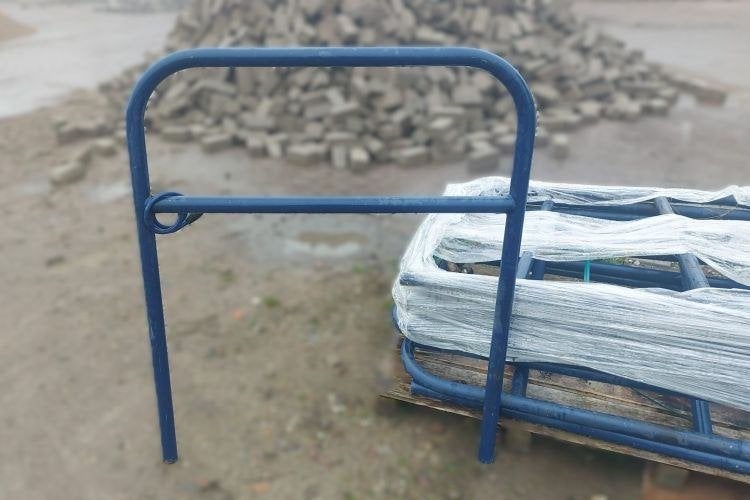 3 stuks fiets parkeerbeugel zonder betonvoet blauw, Fietsen en Brommers, Ophalen, Gebruikt