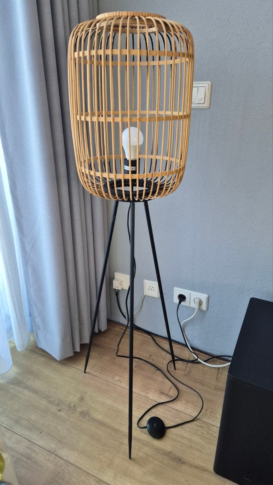 Staande lamp 124 cm hoog e27 rotan vloerlamp led, Ophalen, Zo goed als nieuw, E27 (groot)
