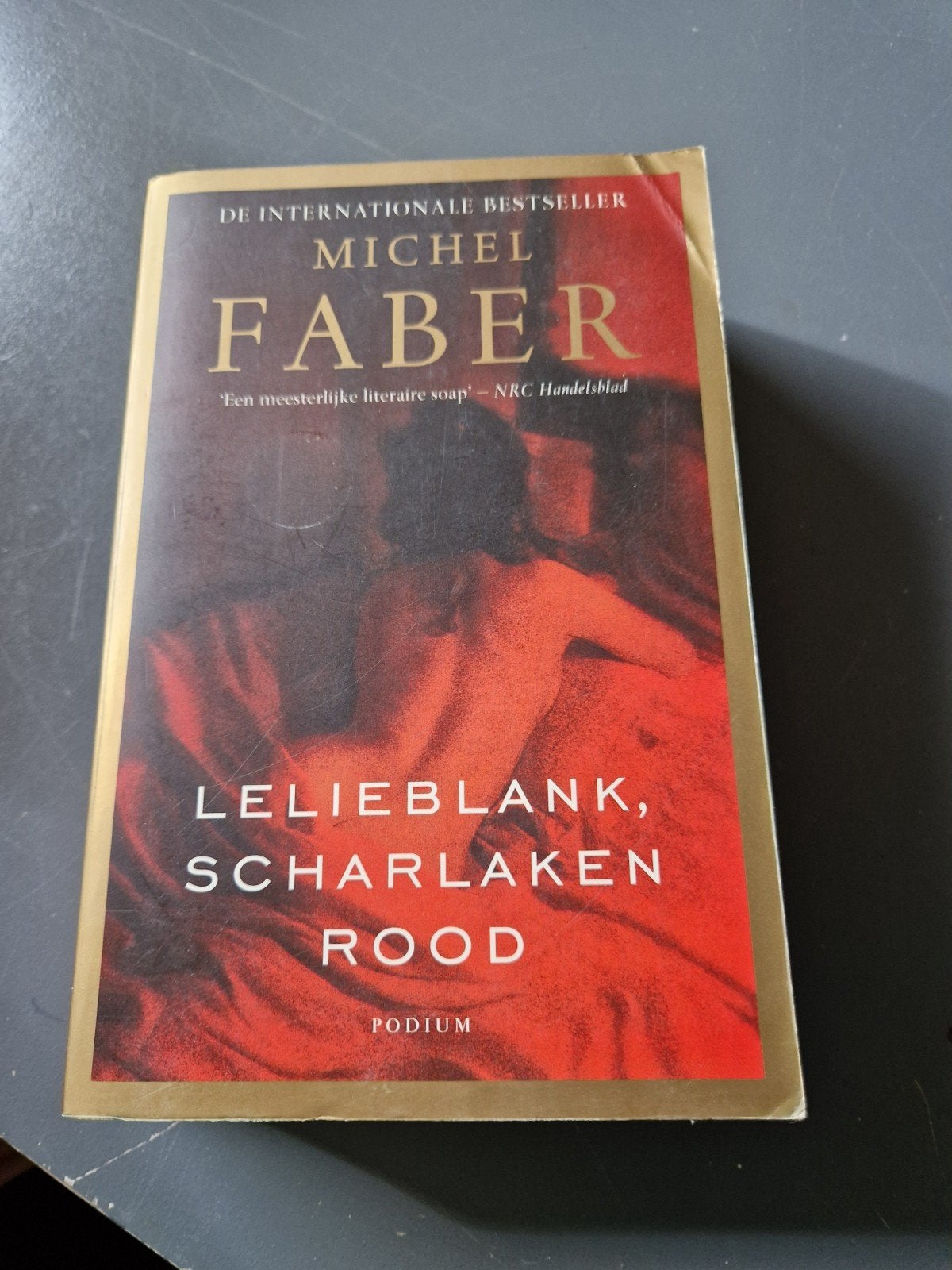 Michel Faber - Lelieblank, scharlakenrood, Ophalen of Verzenden, Zo goed als nieuw, Michel Faber