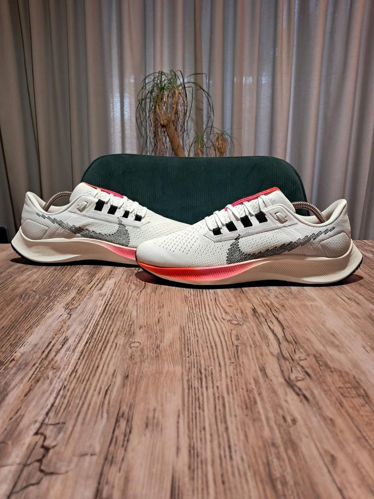 Nike Air Zoom Pegasus 38 'Rawdacious' Size 42, Kleding | Dames, Schoenen, Gedragen, Sneakers of Gympen, Wit, Ophalen of Verzenden