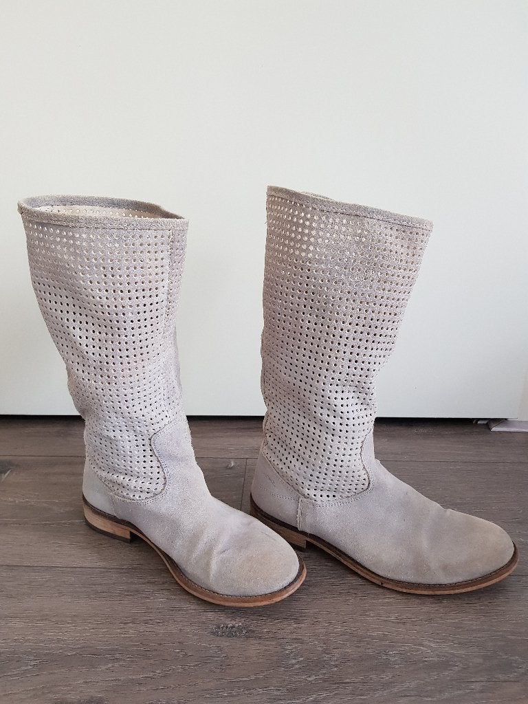 Suède laarzen voor dames -- maat 39 -- merk: Sandwich, Hoge laarzen, Beige, Ophalen of Verzenden, Zo goed als nieuw
