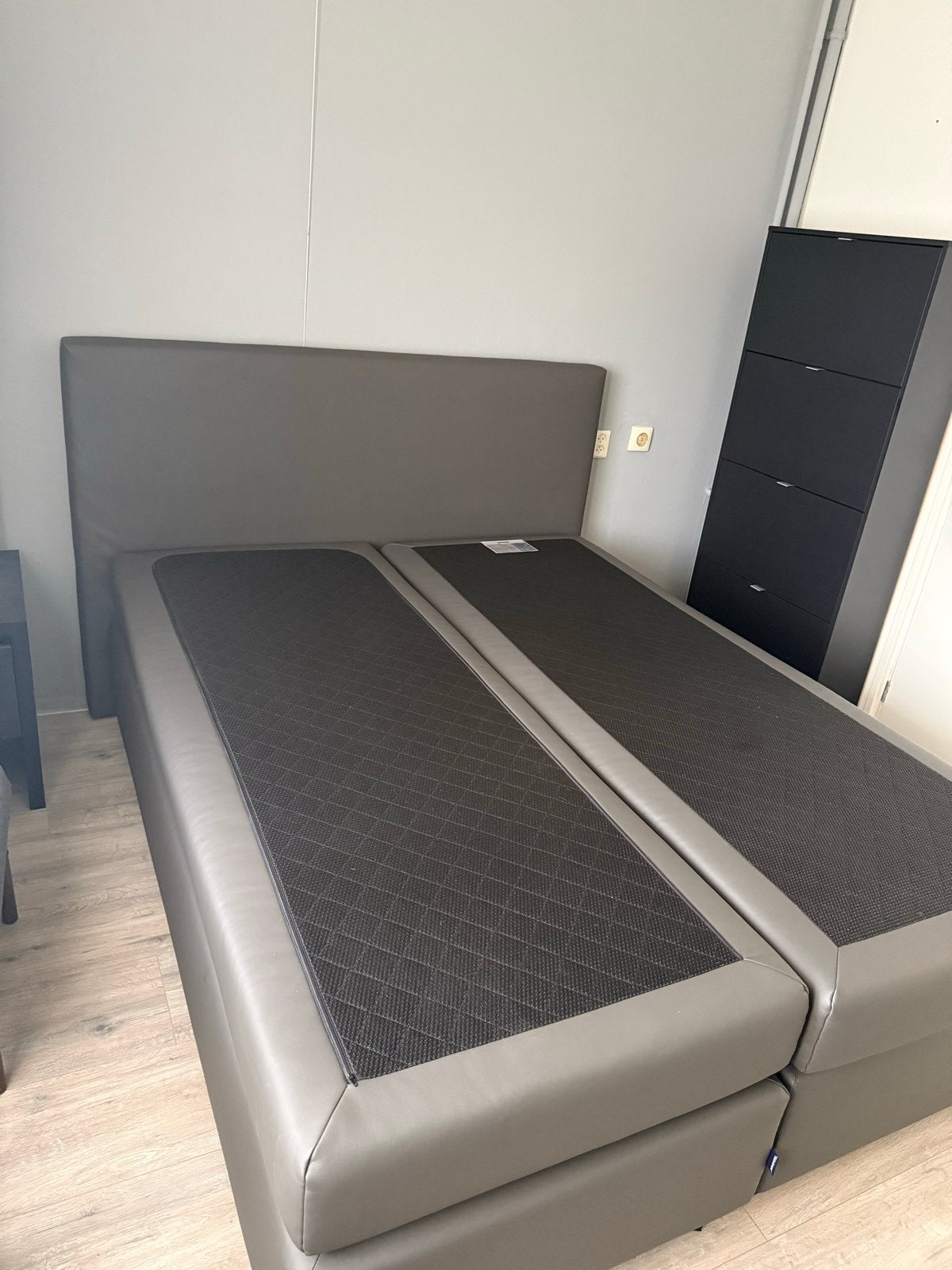 Grijze Leren Boxspring met Hoofdbord, Ophalen, Grijs