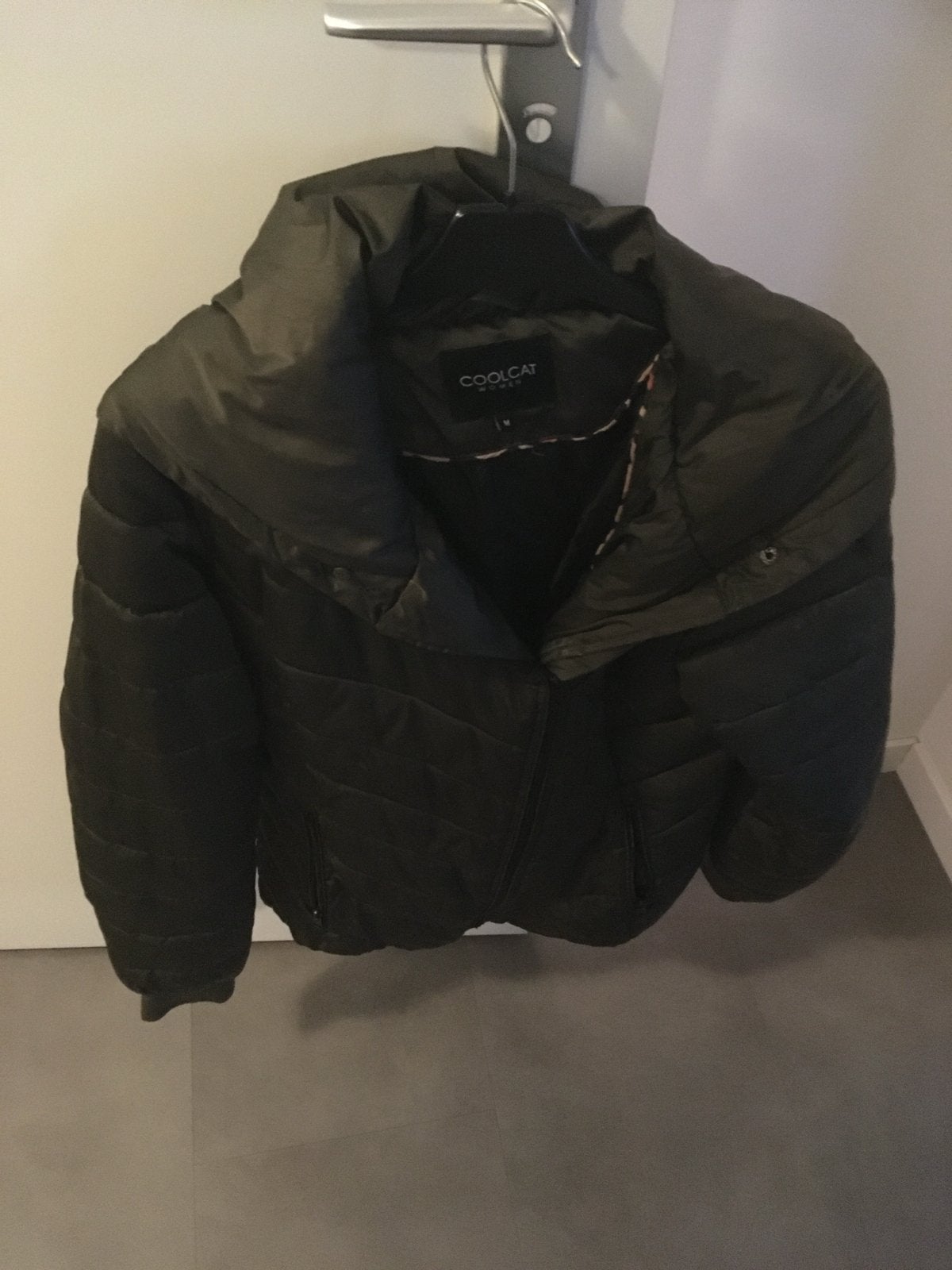 Coolcat gewatteerde jas maat M, Kleding | Dames, Ophalen of Verzenden, Zo goed als nieuw, Maat 38/40 (M), Zwart
