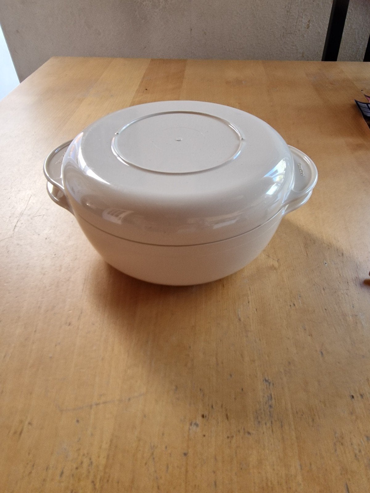 Tupperware Magnetronschaal 1L Crème - Nieuw, Schaal, Met deksel, Nieuw, Ophalen of Verzenden