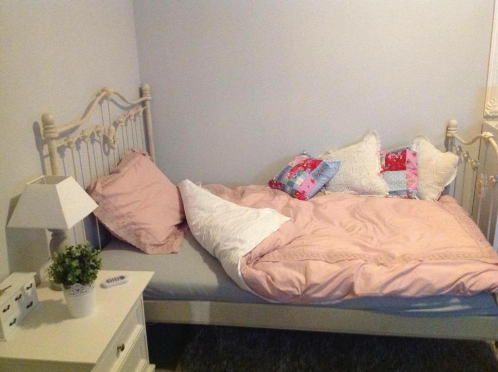 Dames bed, Ophalen of Verzenden, Gebruikt, Minder dan 140 cm, 85 tot 100 cm