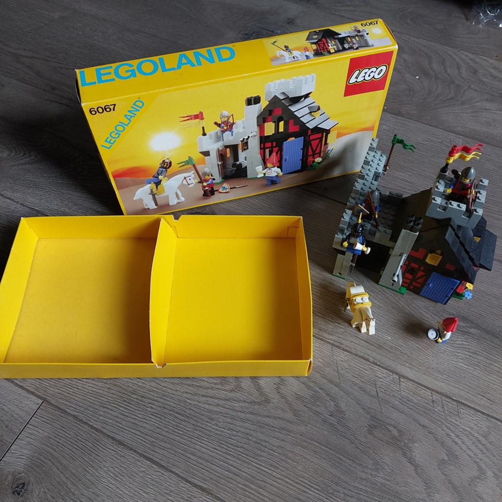 Vintage LEGO Classic Castle 6067 Guarded Inn met doos, Kinderen en Baby's, Speelgoed | Duplo en Lego, Gebruikt, Lego, Complete set