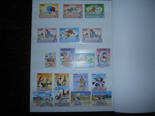 Kavel postzegels met Disney figuren zie de 3 scans, Postzegels en Munten, Ophalen of Verzenden, Buitenland