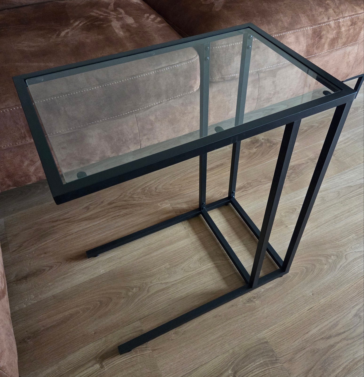 IKEA VITTSJÖ bijzettafel zwartbruin met glazen blad, Huis en Inrichting, 55 tot 75 cm, Minimalistisch, Rechthoekig, Ophalen