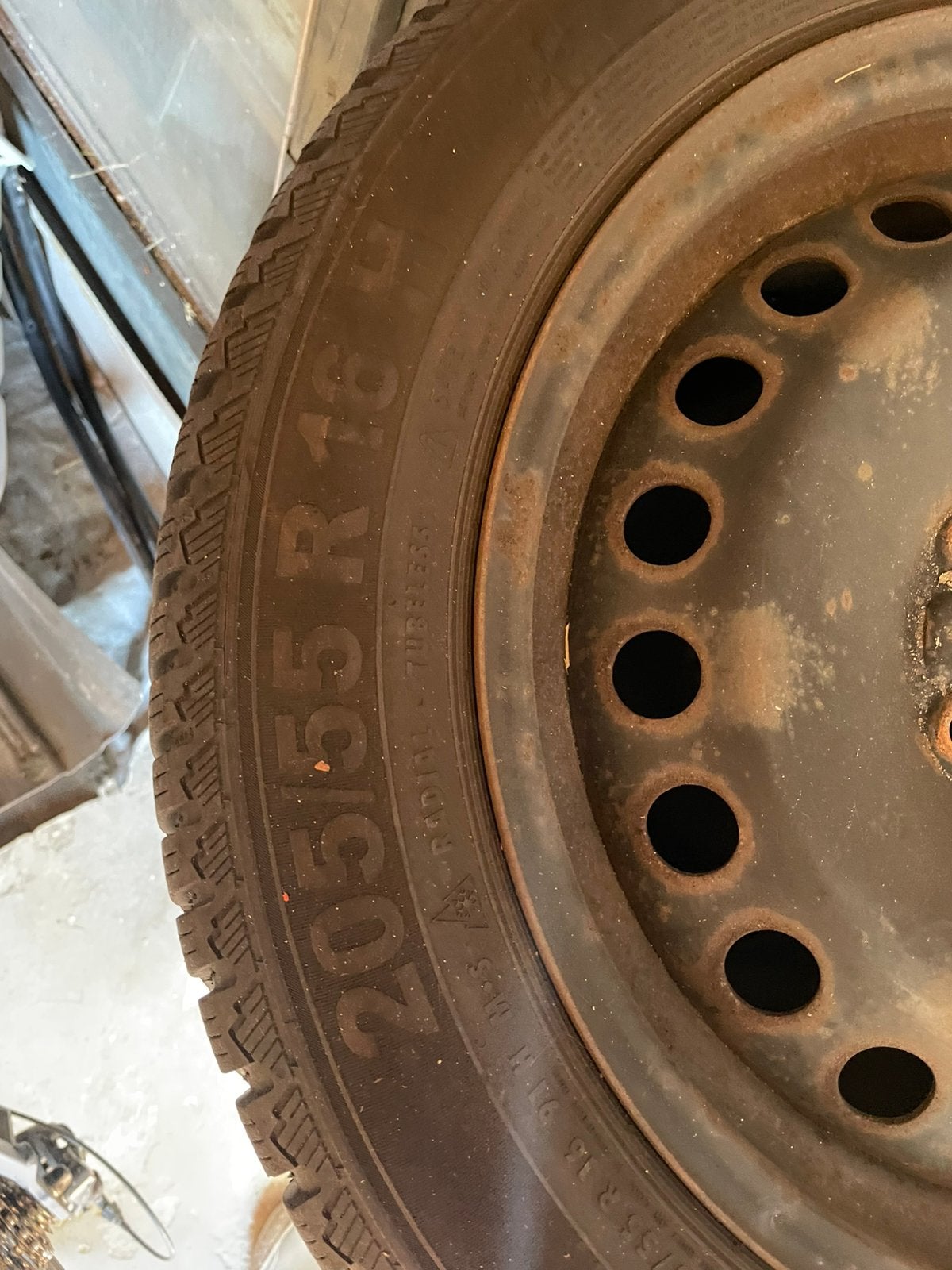 Winterbanden op velg 205/55 r16, Ophalen, Gebruikt