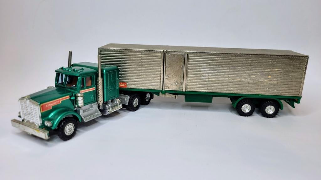 Kenworth W900 vrachtwagen met trailer model, Hobby en Vrije tijd, Modelbouw | Auto's en Voertuigen, Truck, Groter dan 1:32, Overige merken