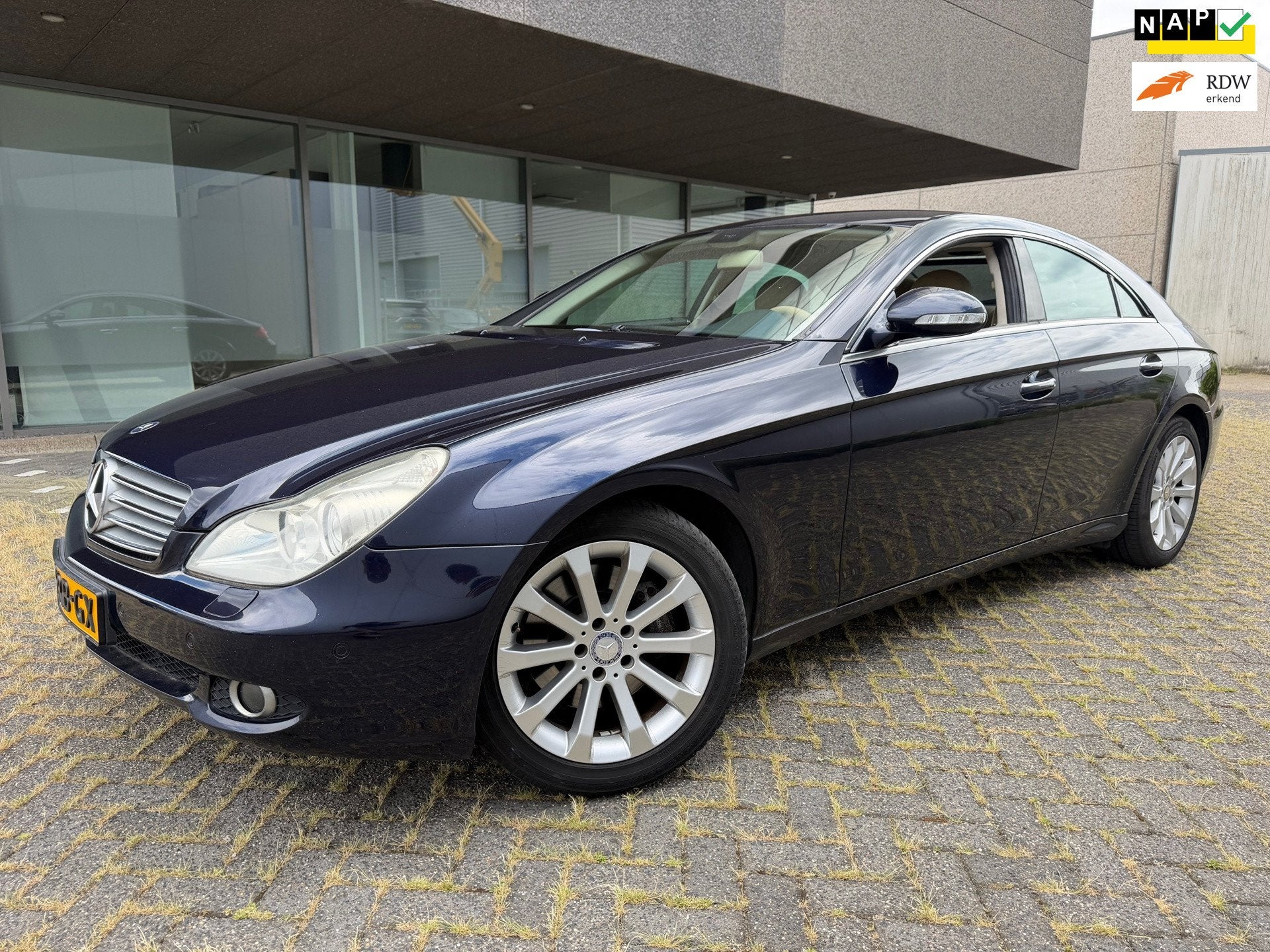Mercedes-Benz CLS-klasse 350 CLIMAT AUTOMAAT. BJ 1 2005. APK, Automaat, Dealer onderhouden, Achterwielaandrijving, Gebruikt