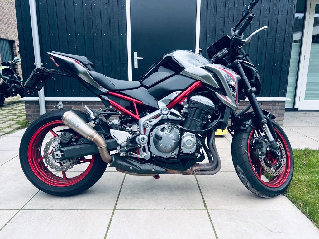 Kawasaki Z900 2019 Black/Red Edition 18.500KM SC-Project, 4 cilinders, Motorrijbewijs A, 948 cc, Gebruikt