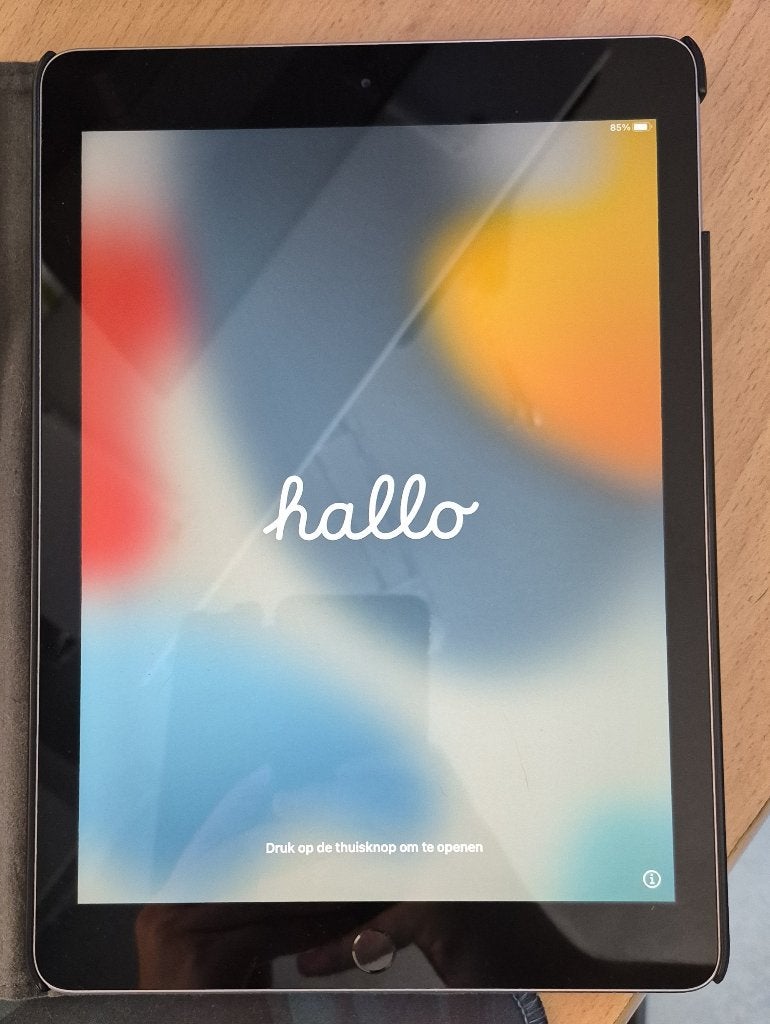 iPad 6e generatie 32 GB, Computers en Software, Apple iPads, 32 GB, Apple iPad, Zo goed als nieuw, Grijs