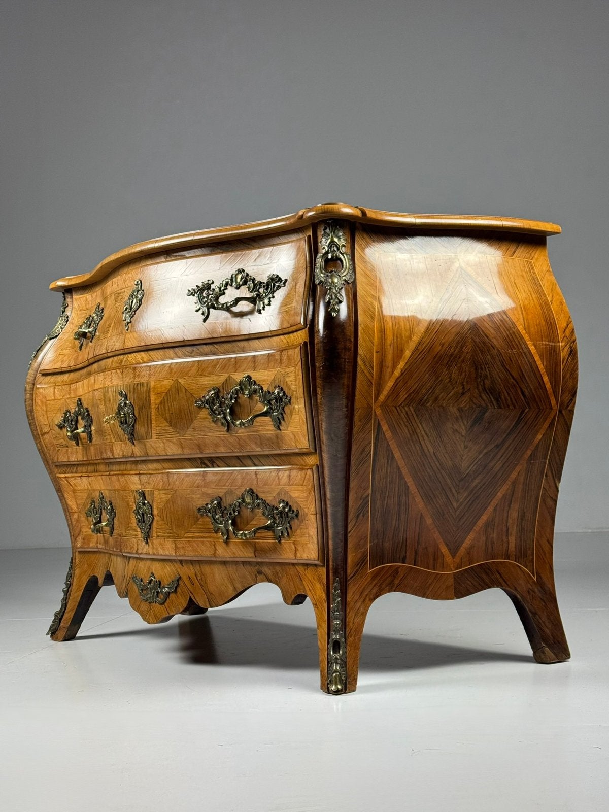 Zweedse Rococo Commode 18e eeuw, Ophalen of Verzenden, 3 of 4 laden, Minder dan 100 cm, Grenenhout