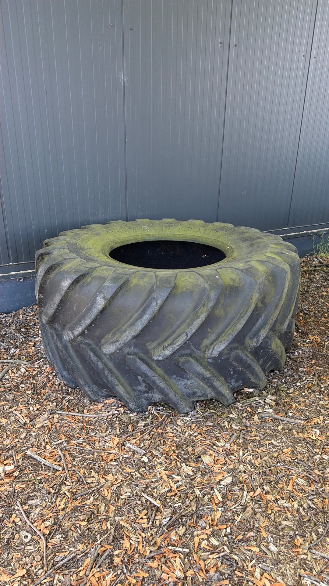Gratis tractorbanden. zandbak, sport of tuindecoratie, Ophalen