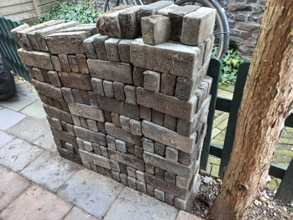 Gratis waaltjes/klinkers zoals in de adv al stond beton, Tuin en Terras, Ophalen, Gebruikt, Beton, Klinkers