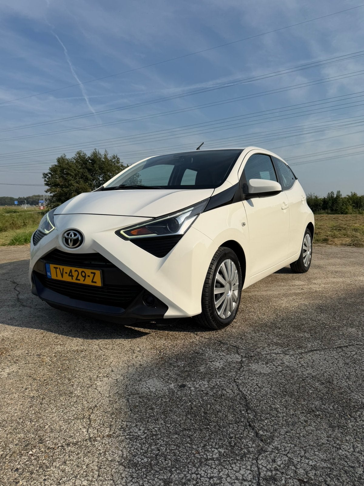 Foto 7 van Toyota Aygo 1.0 Vvt-i X-Play 5D 2018 Wit camera