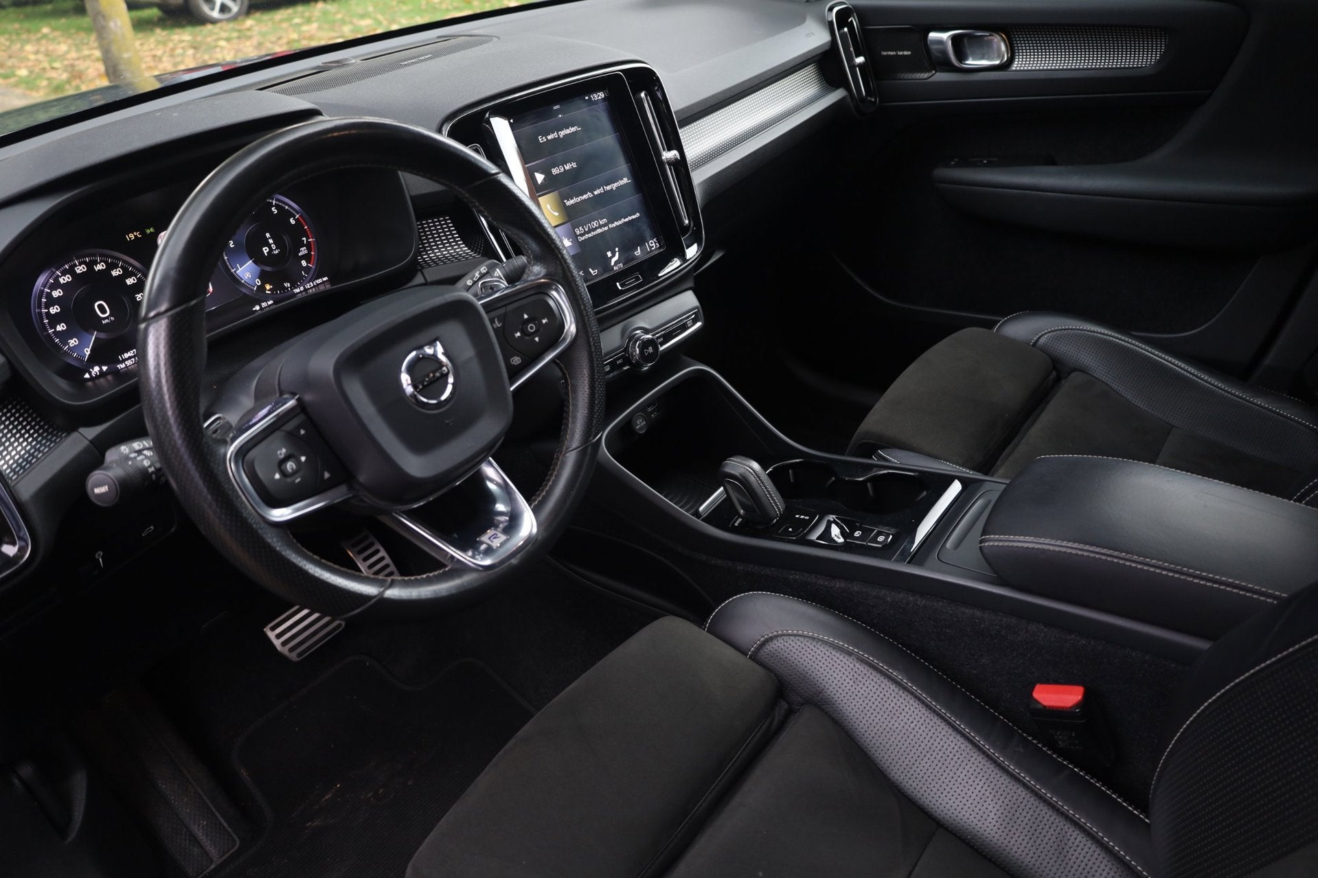 Volvo XC40 2.0 T5 AWD R-Design Intro Edition Aut. | Harman-K, Auto's, Automaat, Gebruikt, 4 cilinders, 1969 cc