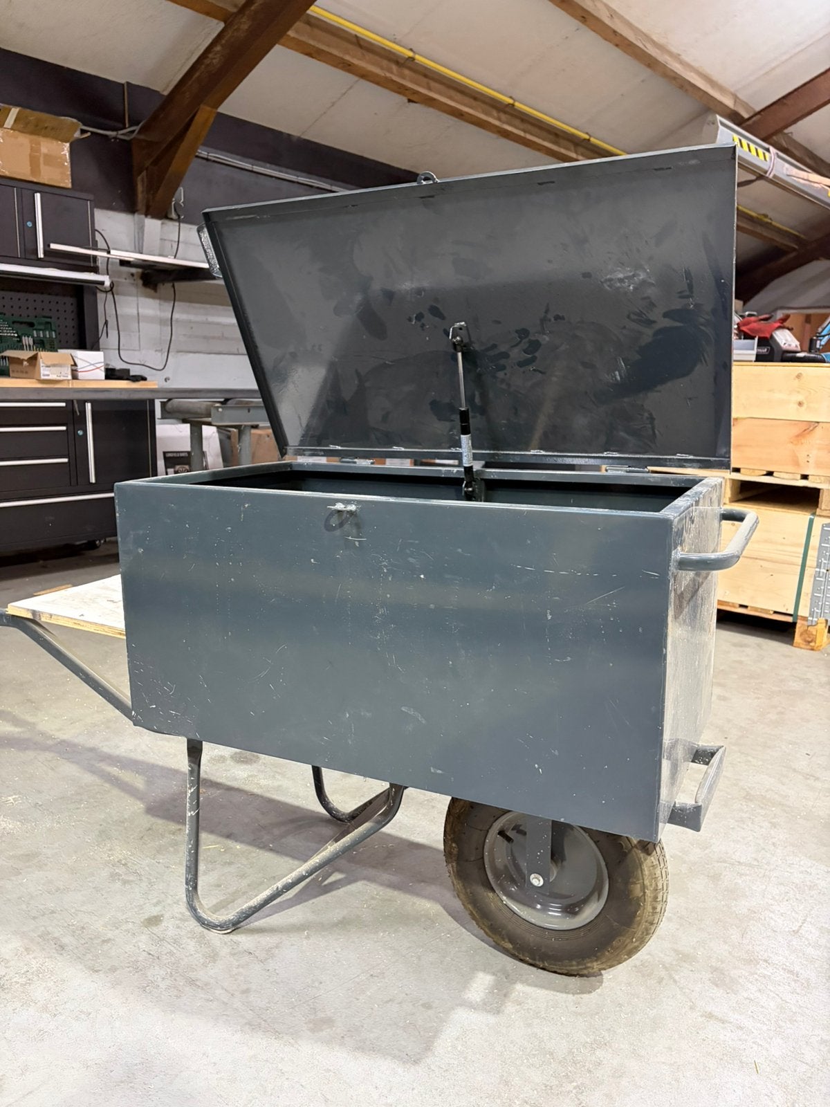 Gereedschap kruiwagen, Tuin en Terras, Ophalen, Zo goed als nieuw