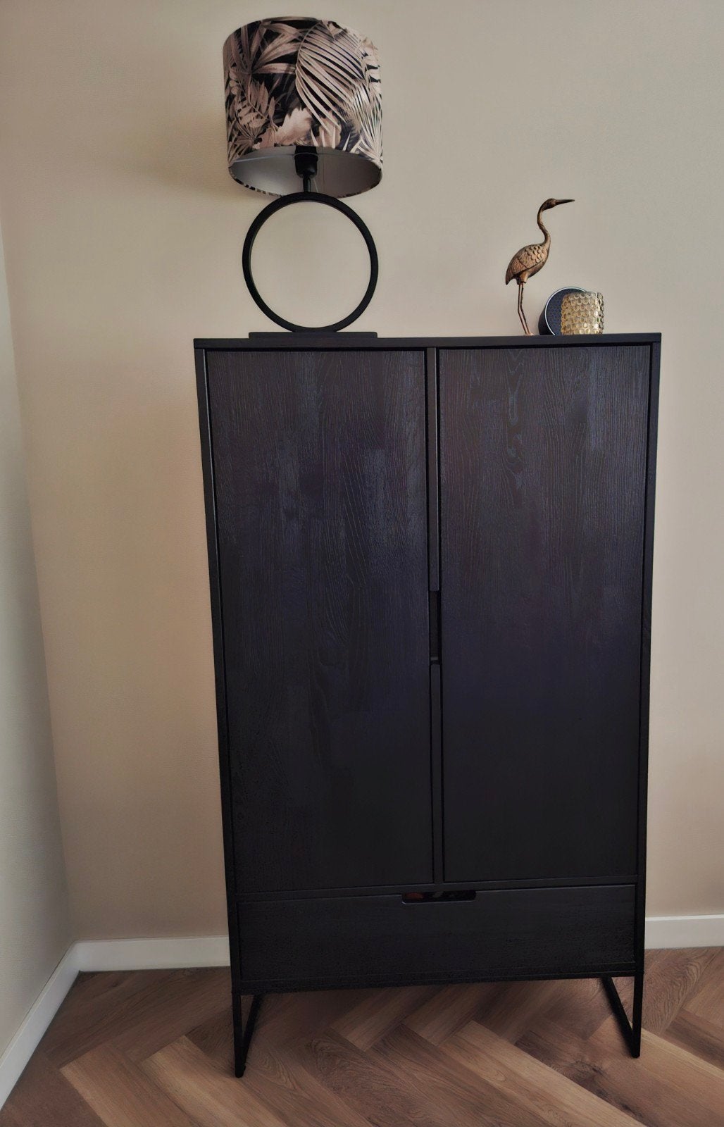 Smalle kast zwart eiken, Huis en Inrichting, Ophalen, Eikenhout, Zo goed als nieuw, Minder dan 150 cm