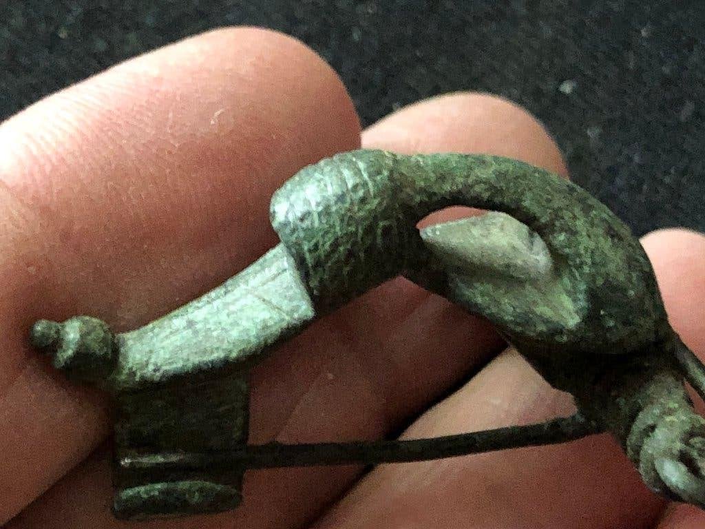 Romeinse TROMPET FIBULA mantelspeld mooie patina Bodemvondst, Ophalen of Verzenden, Brons