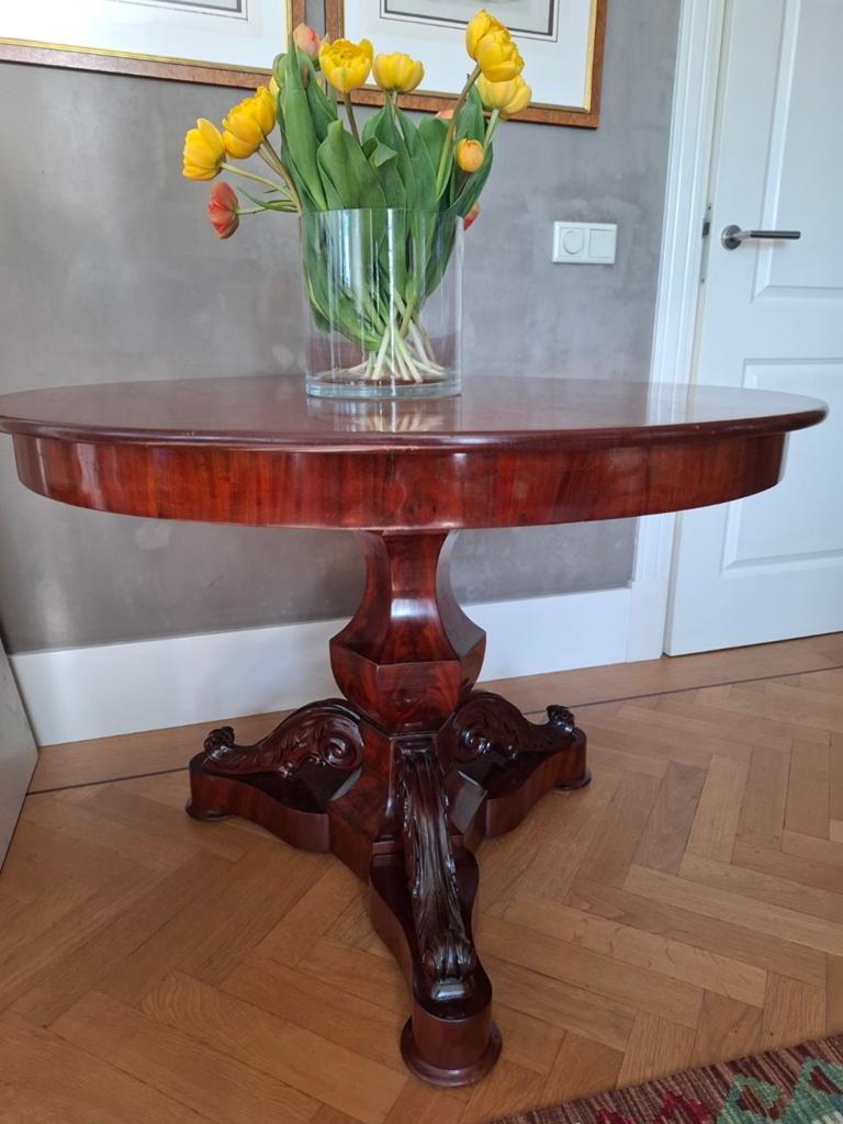 Mahonie laat Empire tafel, Ophalen