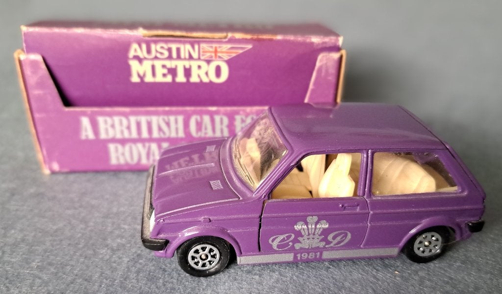 Corgi Charles en Diana Mini Metro, Hobby en Vrije tijd, Modelauto's | 1:43, Ophalen of Verzenden, Zo goed als nieuw, Auto, Corgi