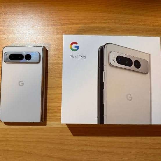 Google Pixel Fold Beige • 256 GB • Fysieke simkaart + eSIM, Ophalen, Zo goed als nieuw, 6 megapixel of meer, Inklapmodel
