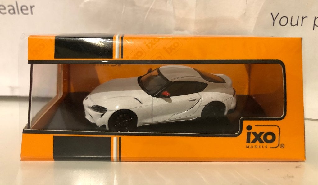 Ixo 1:43 Toyota Supra 2020 wit nieuw in display doosje, Ophalen of Verzenden, Nieuw, Auto, Overige merken