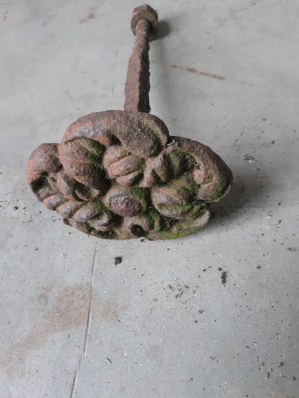 antiek gietijzeren muuranker bloemmotief, Ophalen of Verzenden