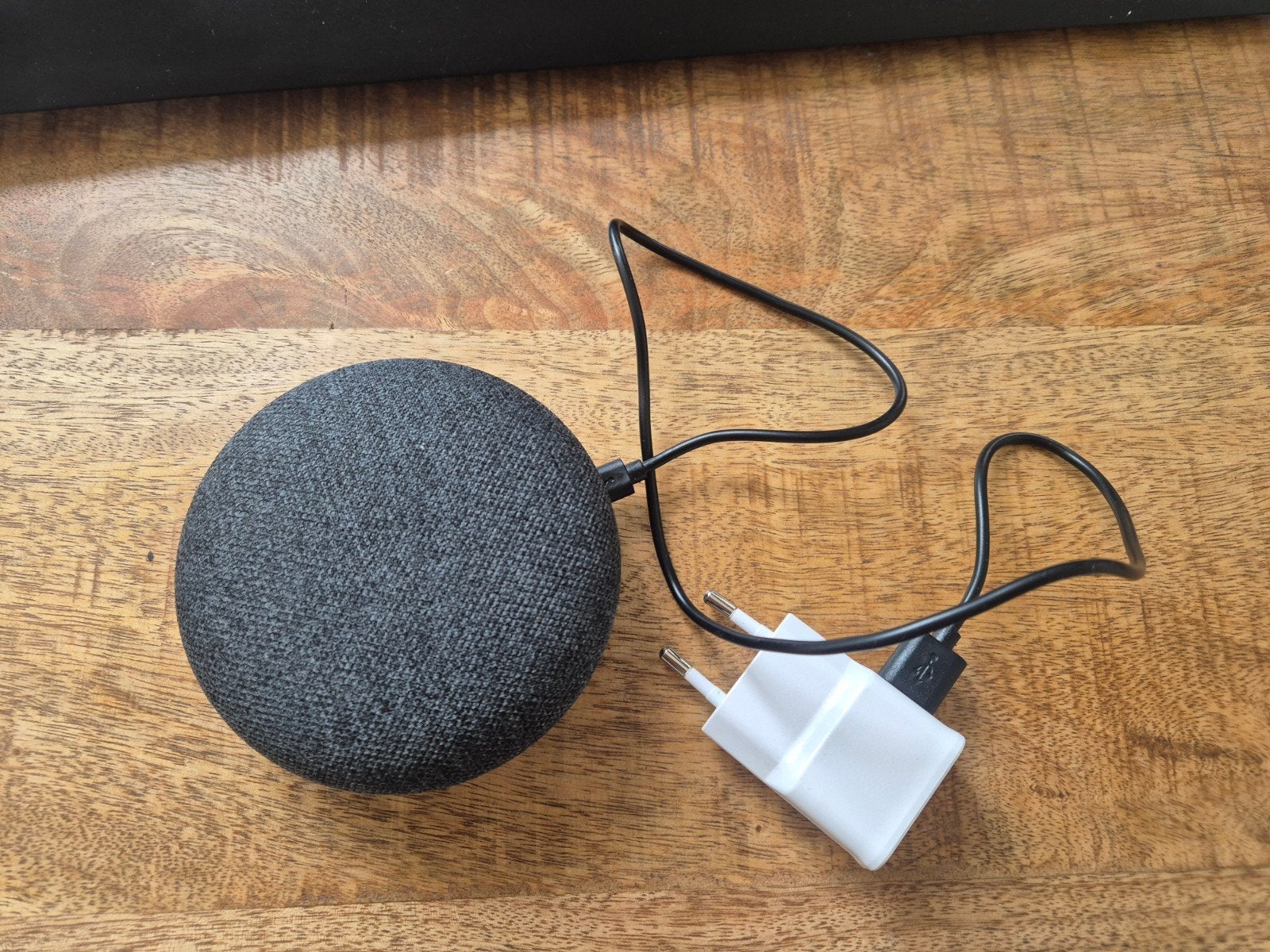 Google Nest Mini (1e gen) met houder en oplader, Google, Overige typen, Inclusief oplader, Refurbished